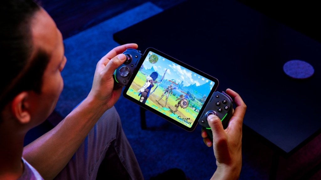 Razer Kishi Ultra Jadi Gamepad Flagship, Kompatibel Untuk iPhone Sampai Galaxy Z Fold