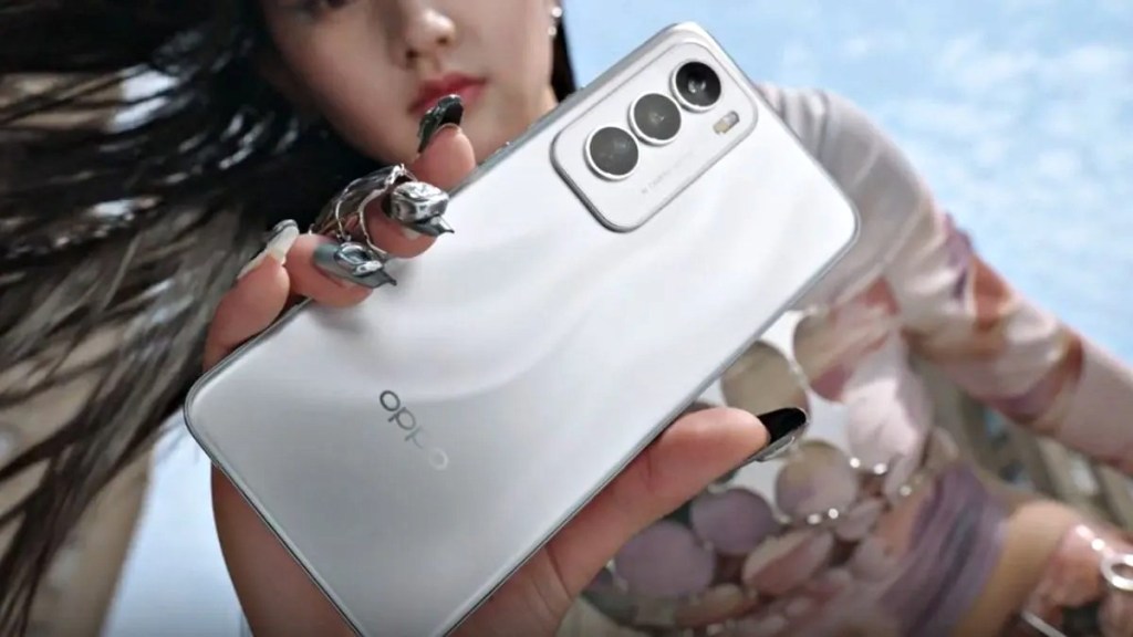 Foto Unboxing OPPO Reno 12 Pro Beredar, Versi Global Tanpa Charger?