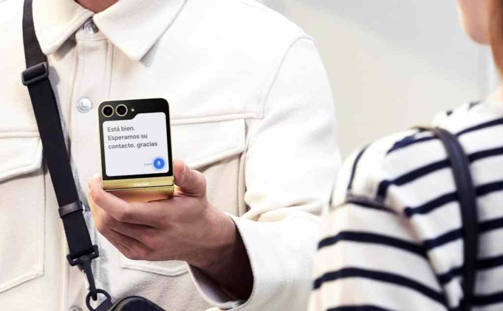 Komunikasi Antar Bahasa Gak Masalah Pakai Live Translate di Galaxy Z Flip6, Bisa WhatsApp Call sampai Google Meet!